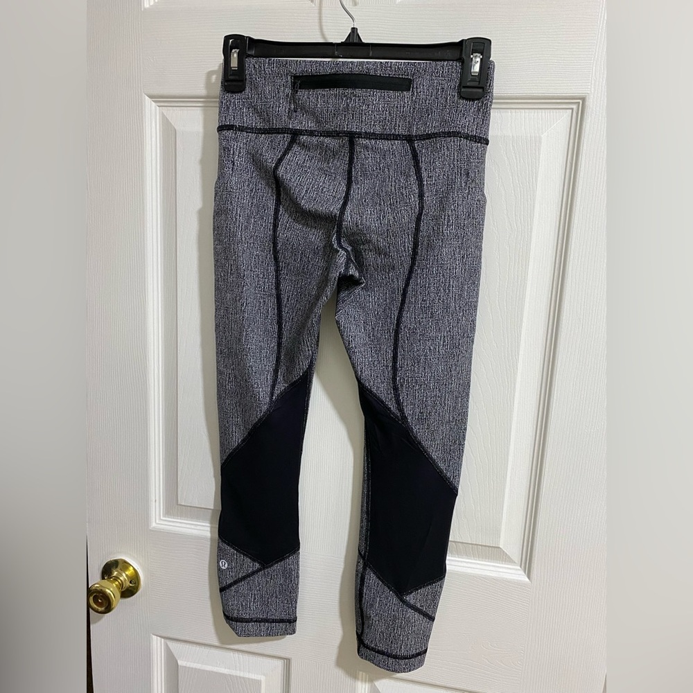 Lululemon Women’s Cropped Leggings Size 4